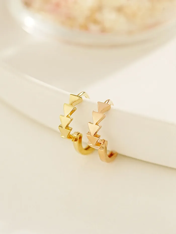 MinimalBijoux Earrings 14K 18K Signal Cartilage Hoop Earring