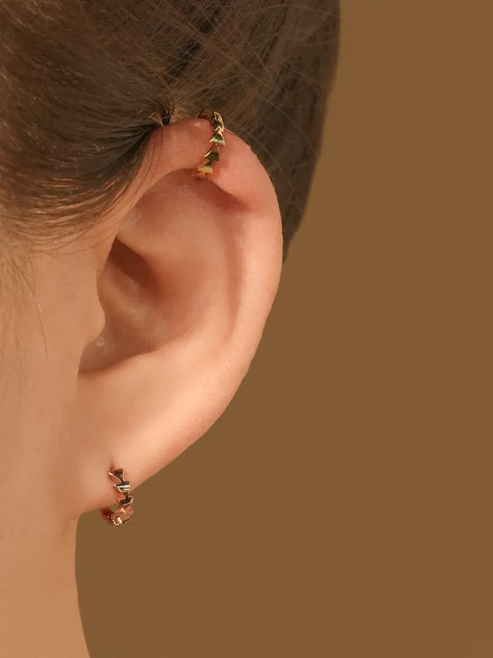 MinimalBijoux Earrings 14K 18K Signal Cartilage Hoop Earring