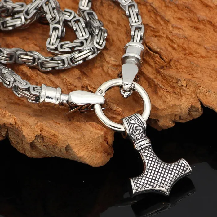 VikingStore Necklaces King Chain With Twin Wolves Holding Mjolnir Pendant